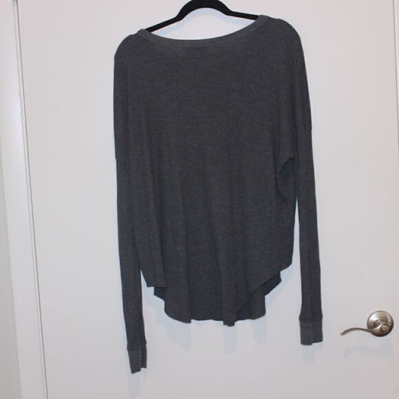 Wildfox Gray Long Sleeve Graphic tee Women Size Small - Picture 7 of 9